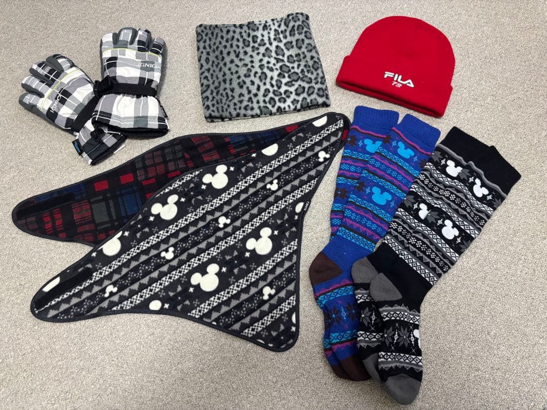 IGNIO (ONE PIECE)スノーボードウェア付属品8点