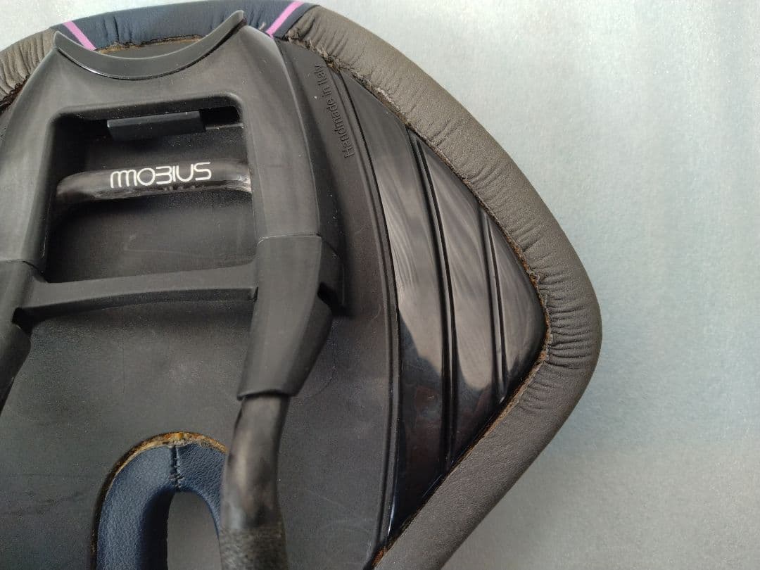 fi'zi:k フィジーク　LUCE MOBIUS カーボンレール