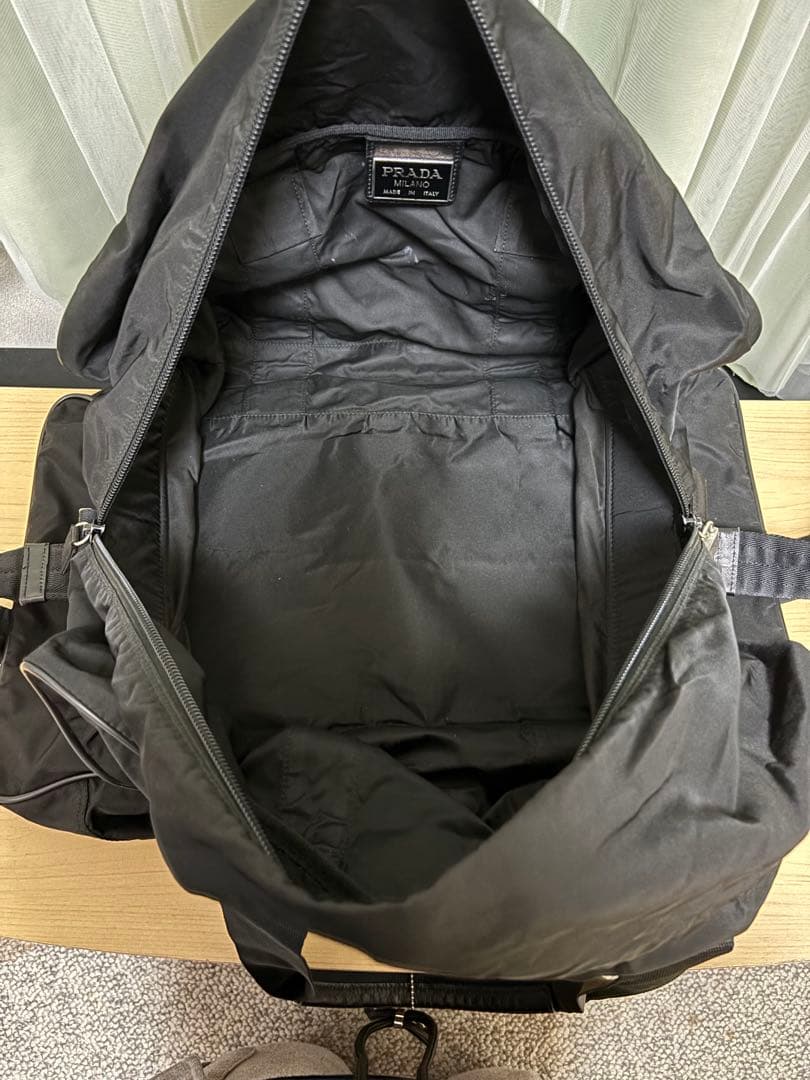 PRADA 黒 ナイロン ボストンバッグ　ショルダー付き　旅行バック