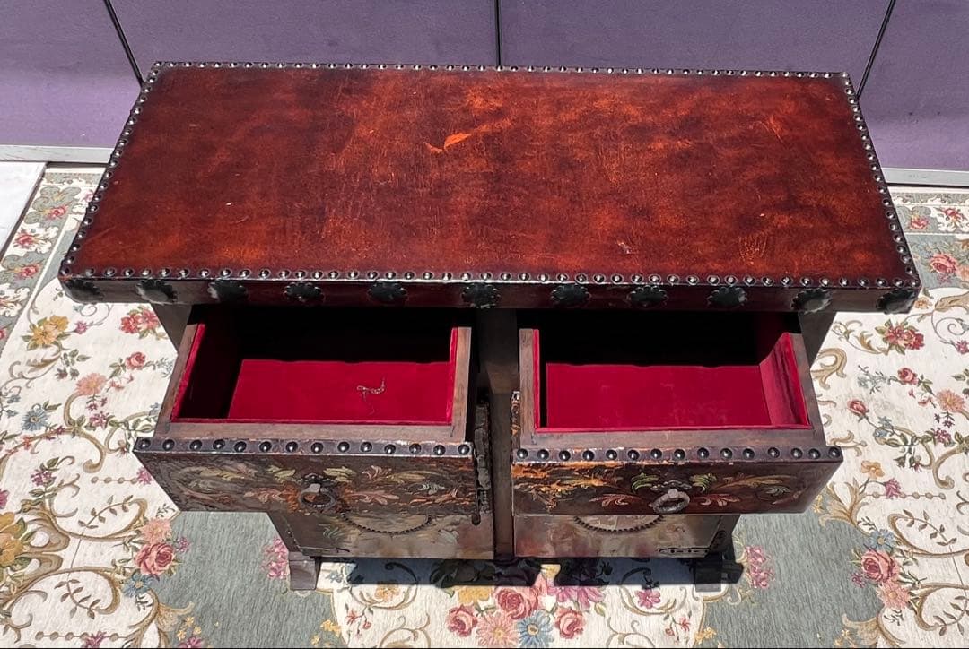 手描きの紋章付き木製タンスピールモーベル アルテサニア 作ったで スペイン