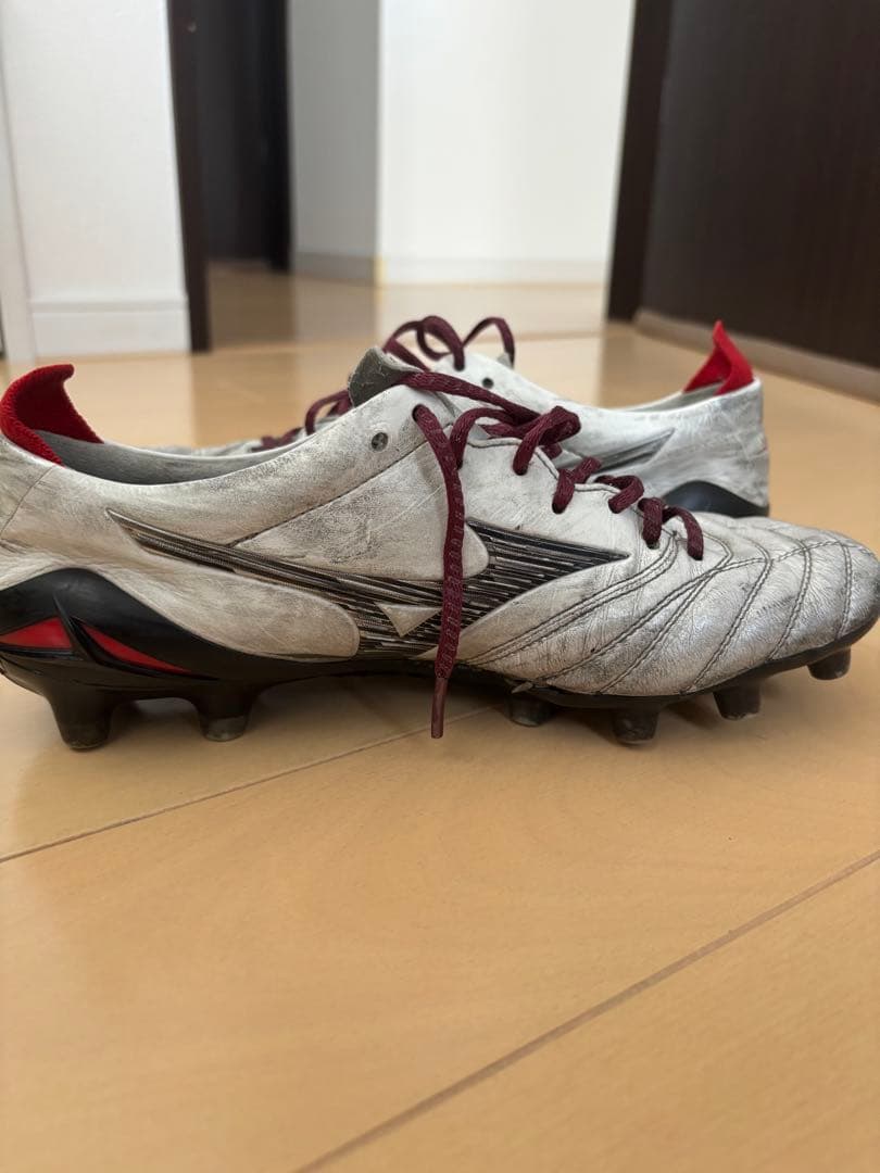 ミズノ モレリア サッカーシューズ ホワイト/レッド　値下げ可