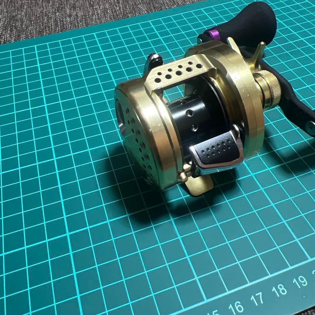 リール Shimano 15 Calcutta Conquest 200HG