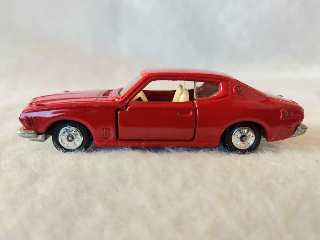 (トミカ日本製) 日産ブルーバード2台