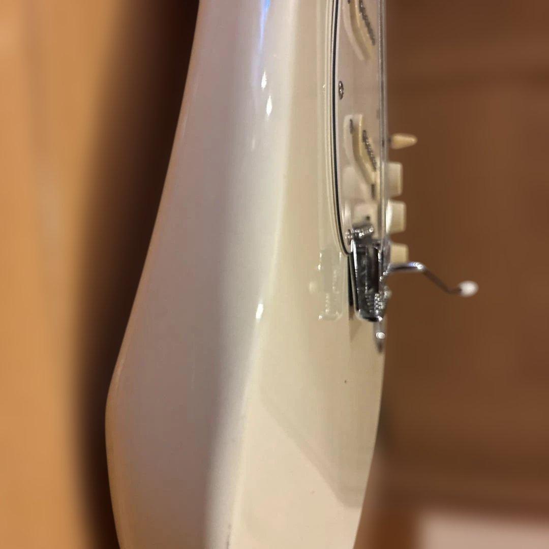 【Yummy】Legend ストラトタイプ トレモロアーム付 新品弦張替済