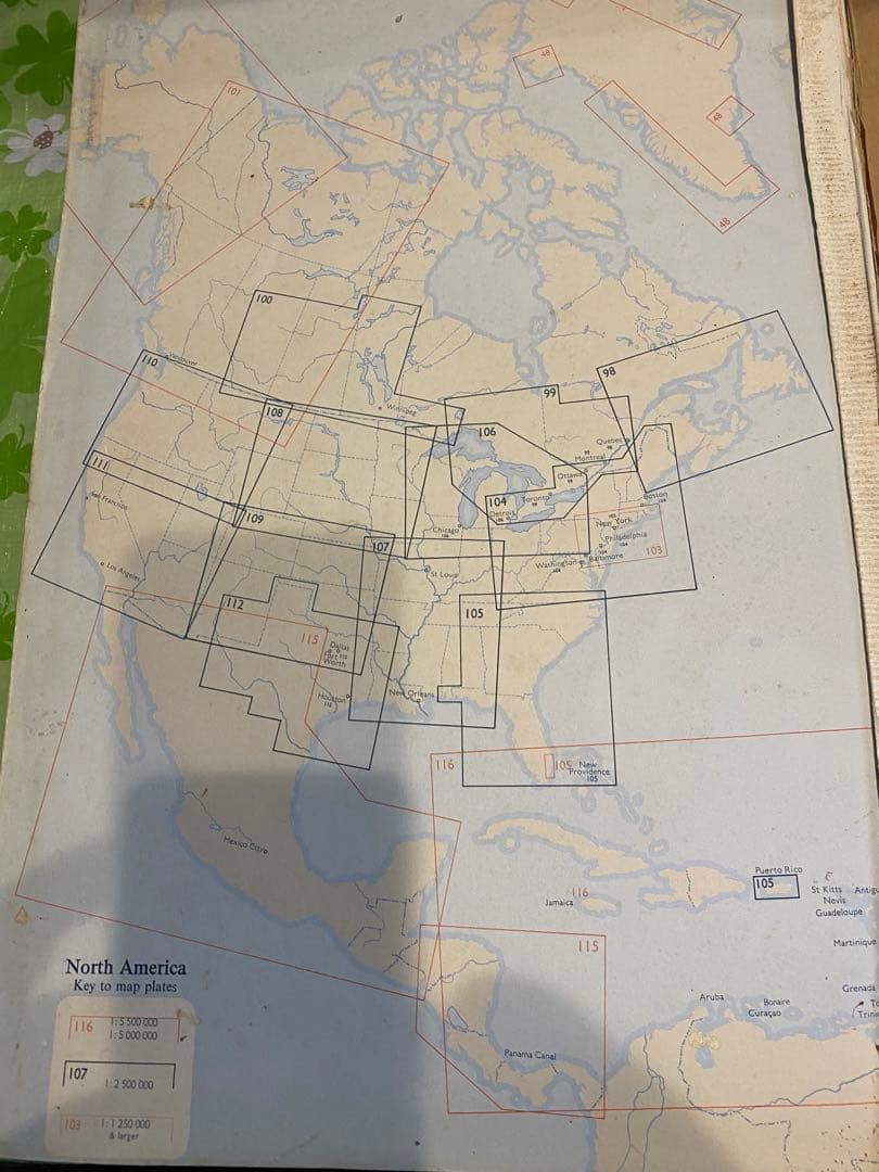 洋書世界地図ATLAS OF THE WORLD大判　貴重　地図マニア