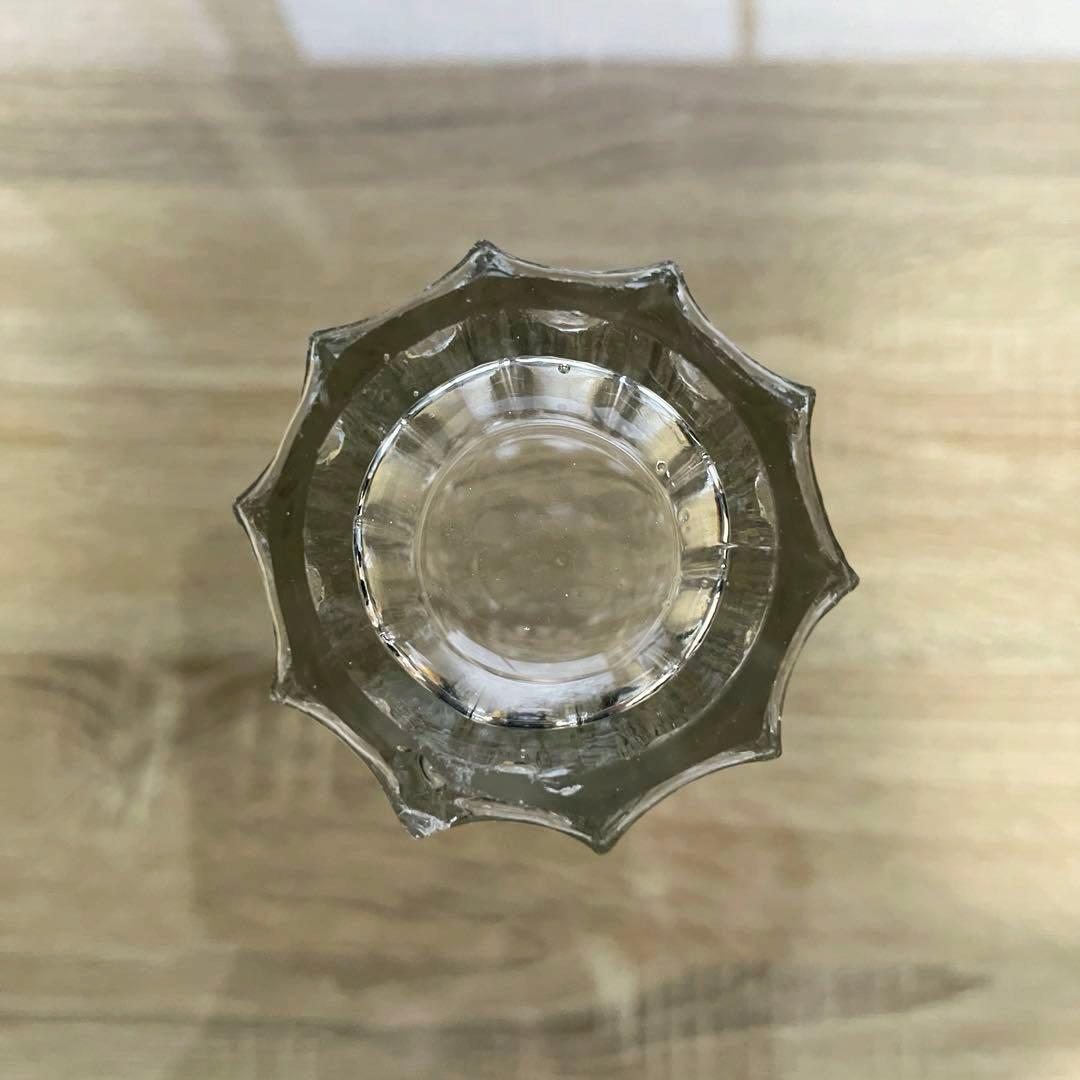 骨董　時代ガラス　ゆらゆら　気泡入り　希少銀色　水飲みコップ　剣先コップ　ウラン