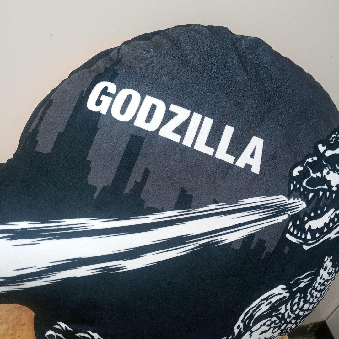 ゴジラ モスラ デザインの円形クッション