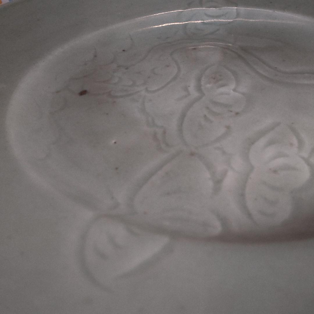 初期伊万里～淡青磁草花文様尺越大皿