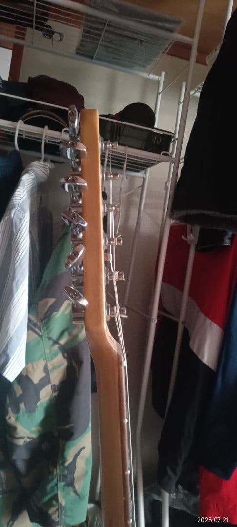 マーメイド Squier　Stratocaster　スクワイヤー