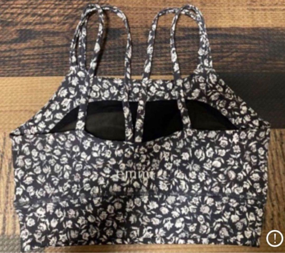 新品　emmi yoga エミヨガ　ヨガウェア　ブラック　花柄　バラ？　S