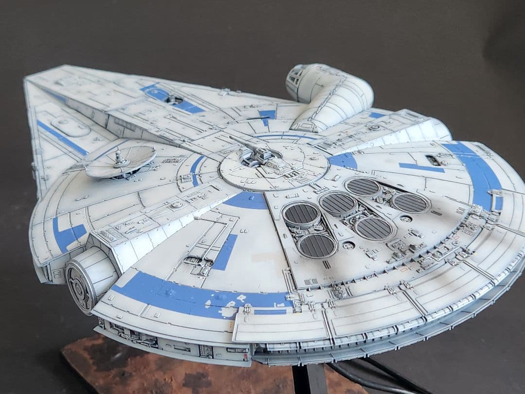 スター・ウォーズ ミレニアム・ファルコン(ランドVer.）塗装済み完成品