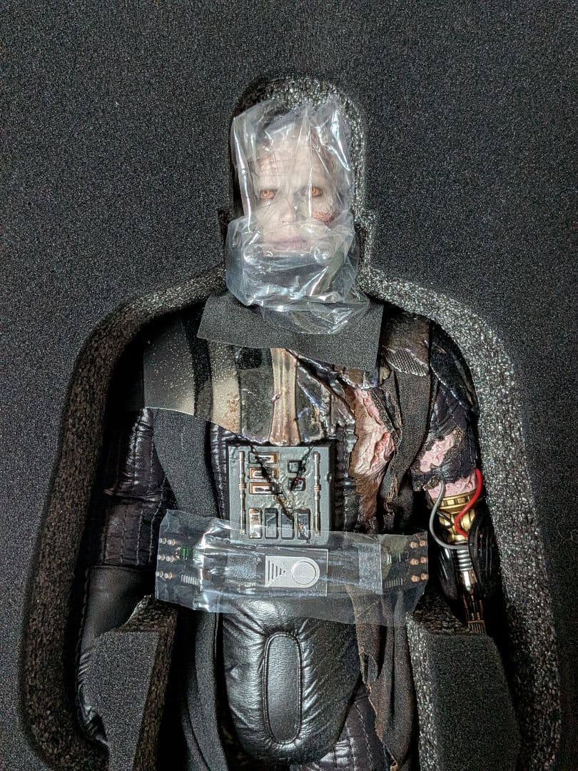 ダースベイダー　バトルダメージ　1/6 ダース・ベイダーHOT TOYS