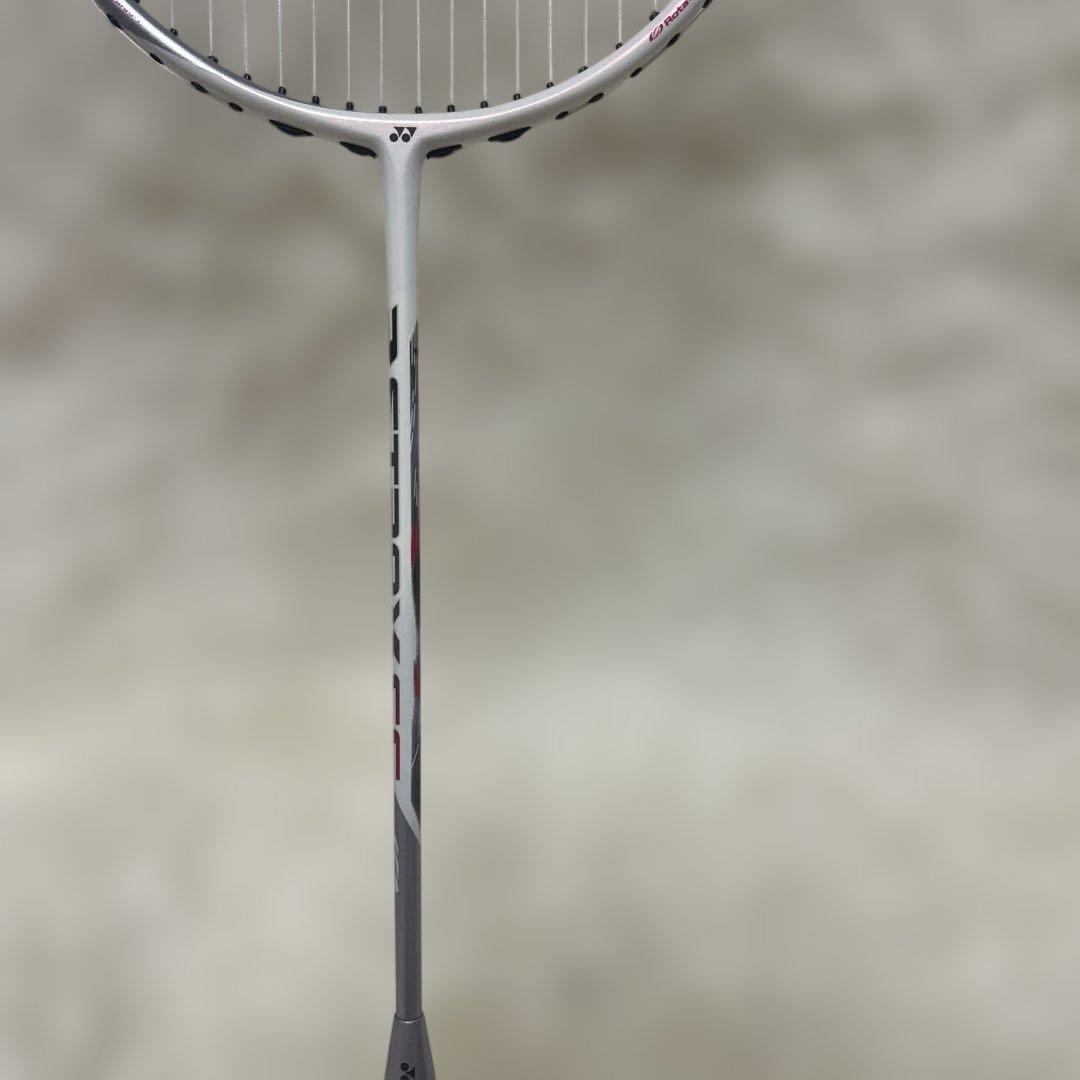 【美品】ヨネックス　バドミントンラケット ASTROX66 4UG5