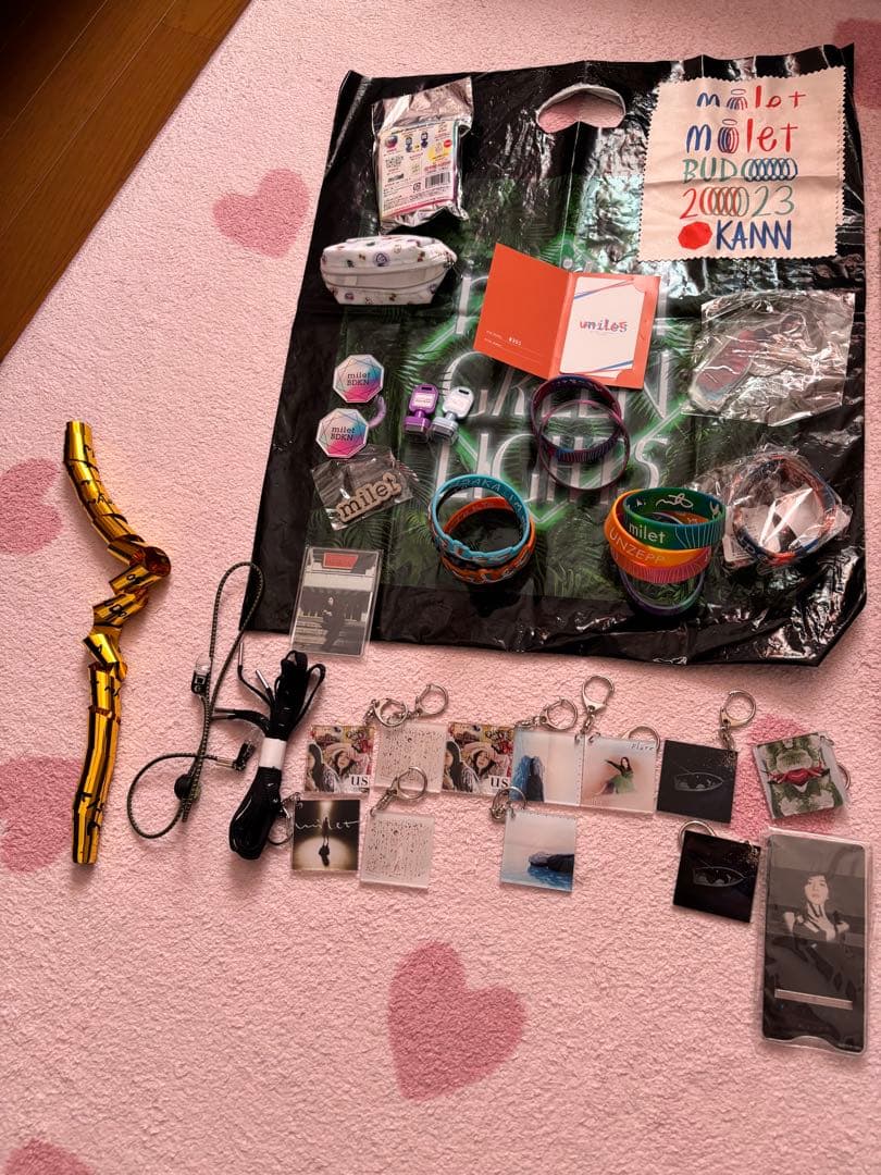 miletさん色々なツアーグッズ