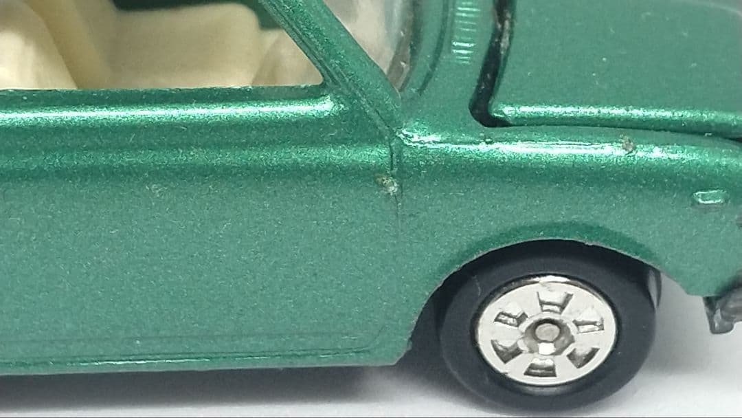 トミカ 9 スバル R2 緑 白シート 黒箱 緑色指定箱 日本製 レアモデル