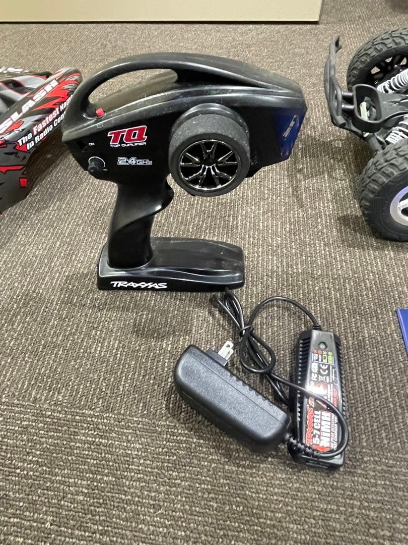 traxxas shlash 送料込みにしたのでお値段上がりました