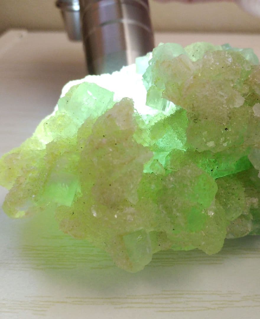 グリーンアポフィライト（魚眼石）　鉱物標本