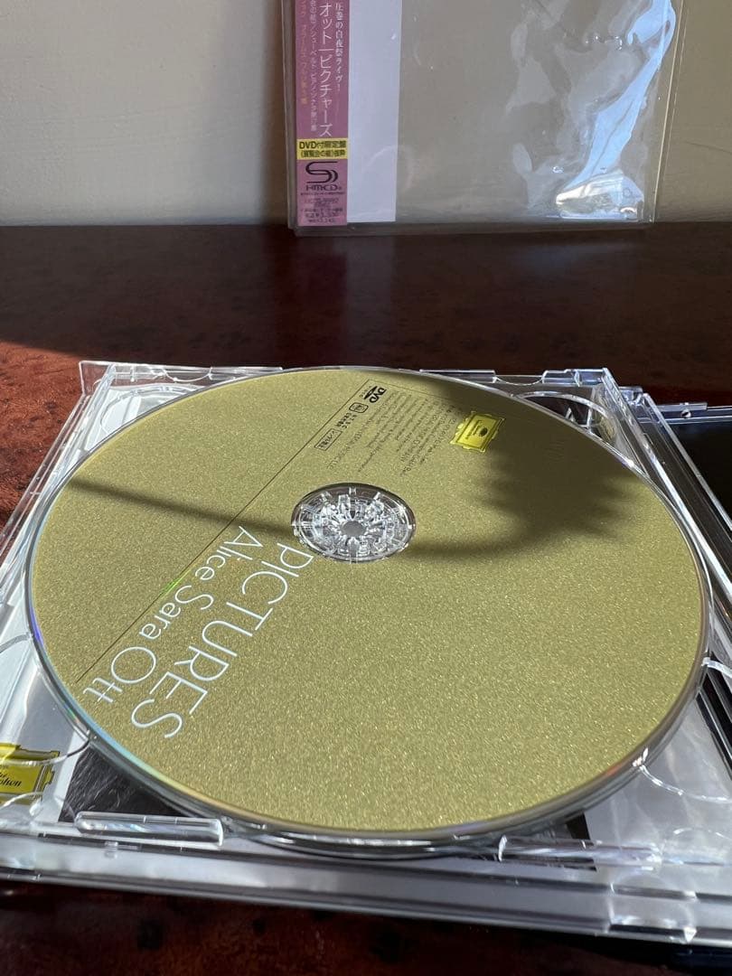 アリス＝紗良・オット『ピクチャーズ』DVD付限定盤 サイン入　クラシックCD