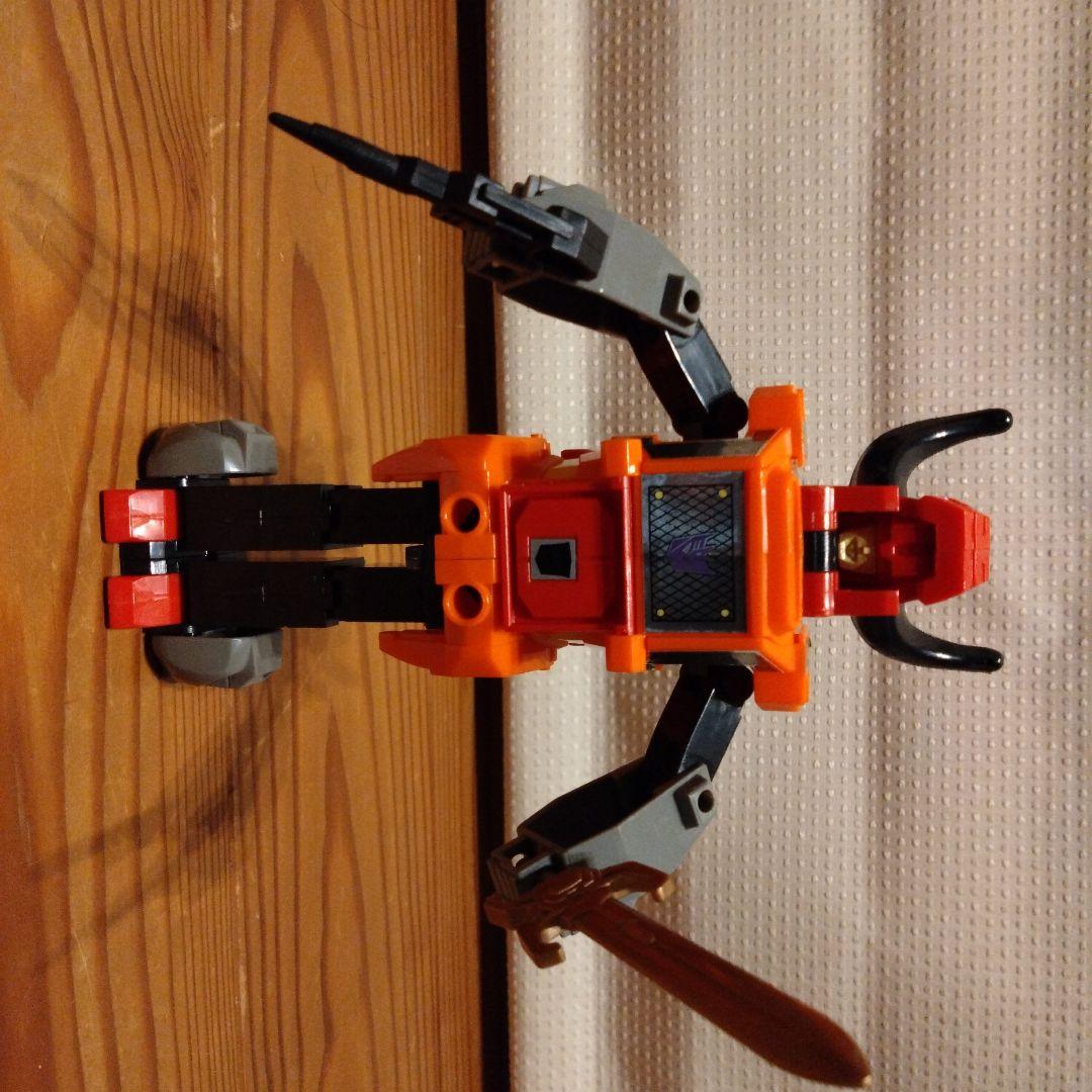 トランスフォーマー　アニマトロン巨重合体兵　プラッキング