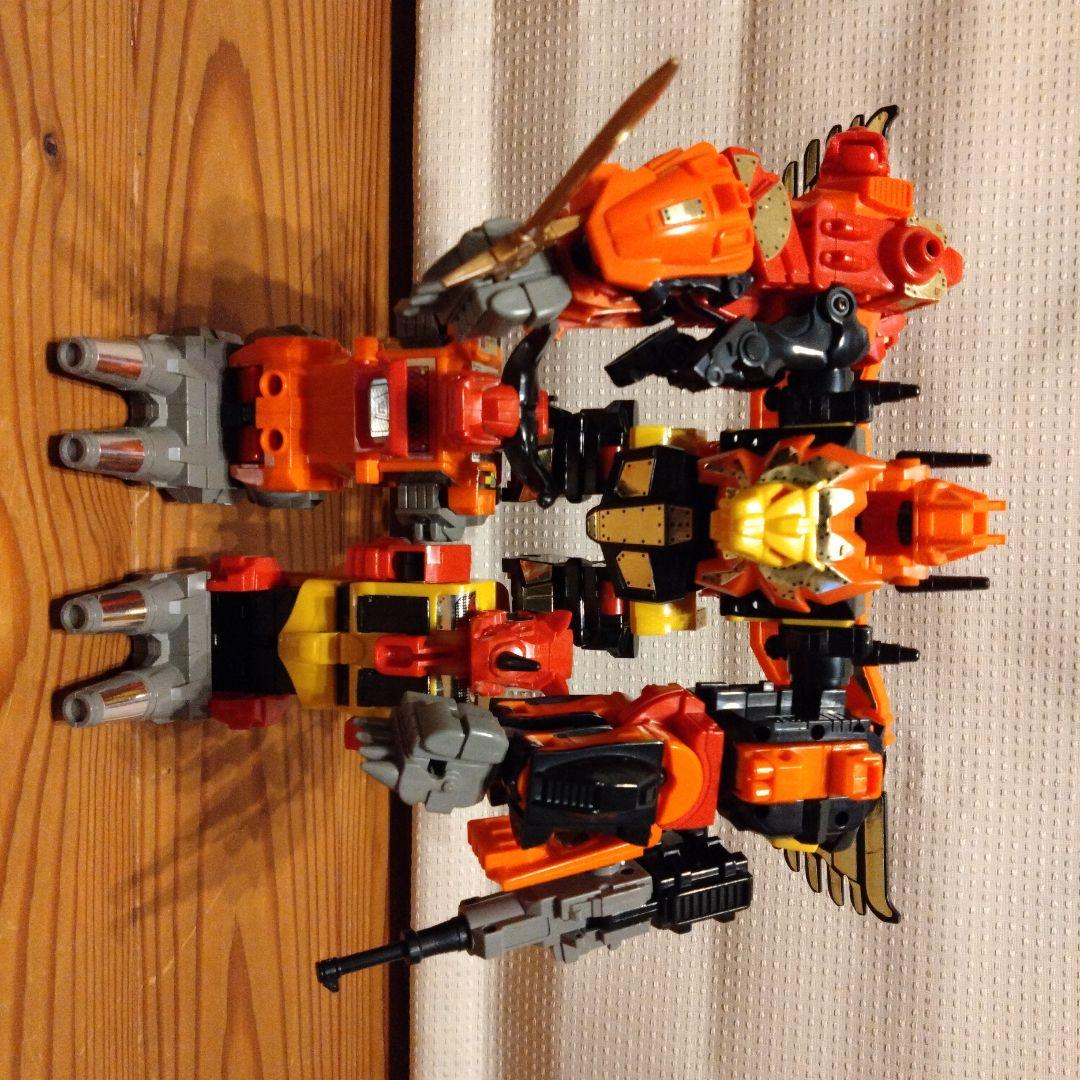 トランスフォーマー　アニマトロン巨重合体兵　プラッキング