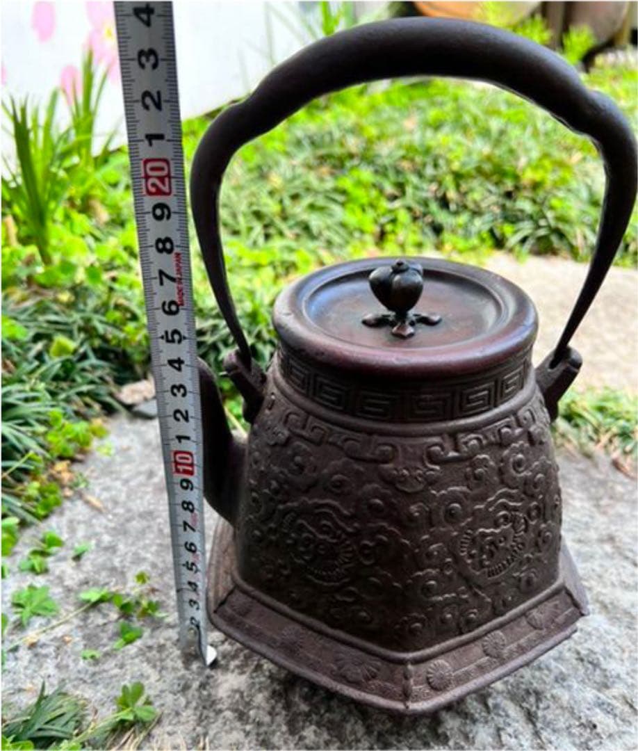 龍文堂安之助　六角鉄瓶　龍雲菊花模様　稀少