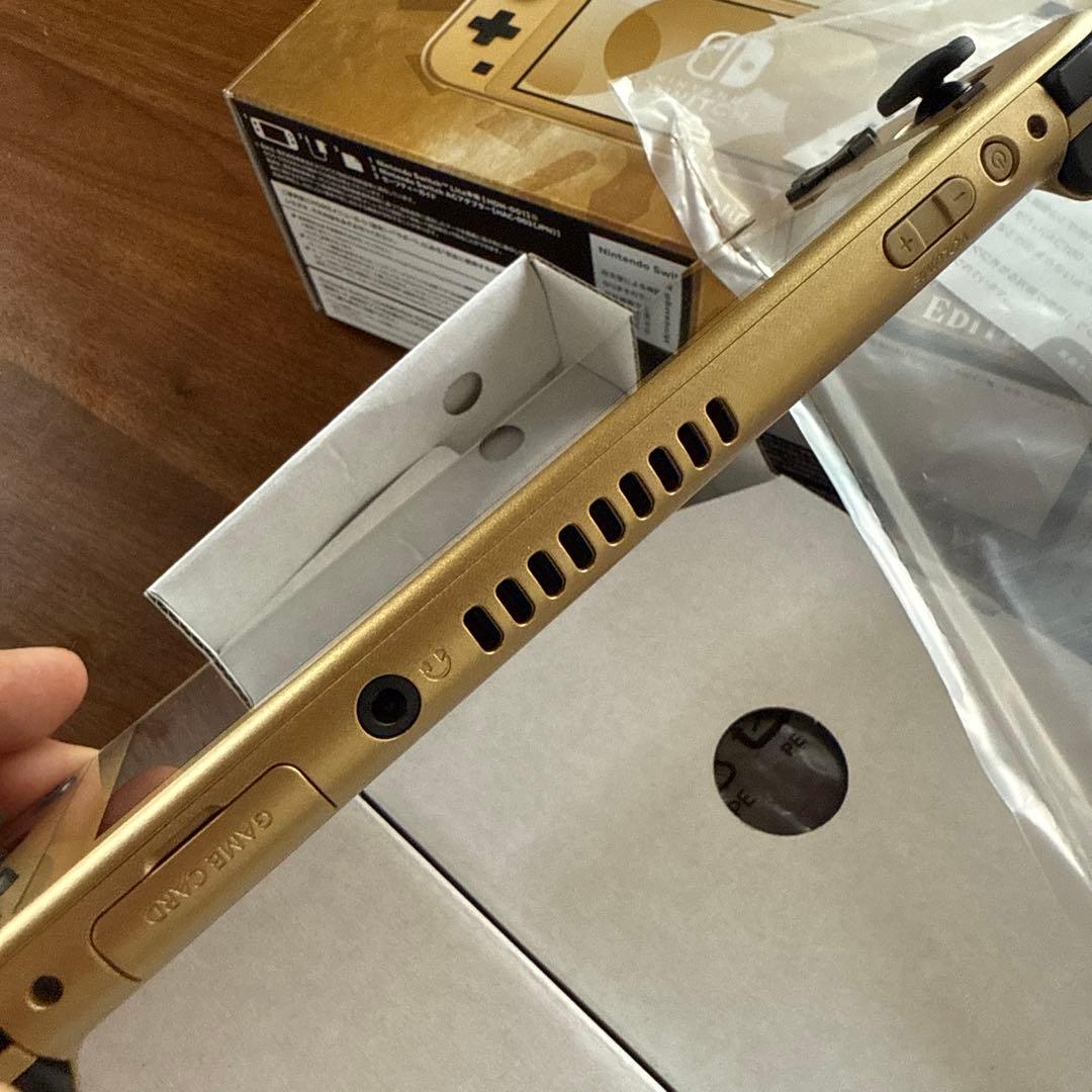 ニンテンドーSwitchライトハイラルエディション