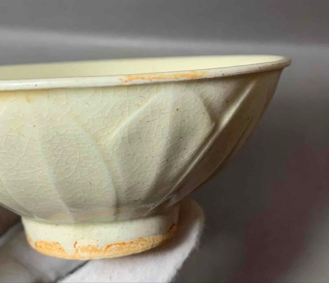 中国 無地蓮弁碗　f2250220