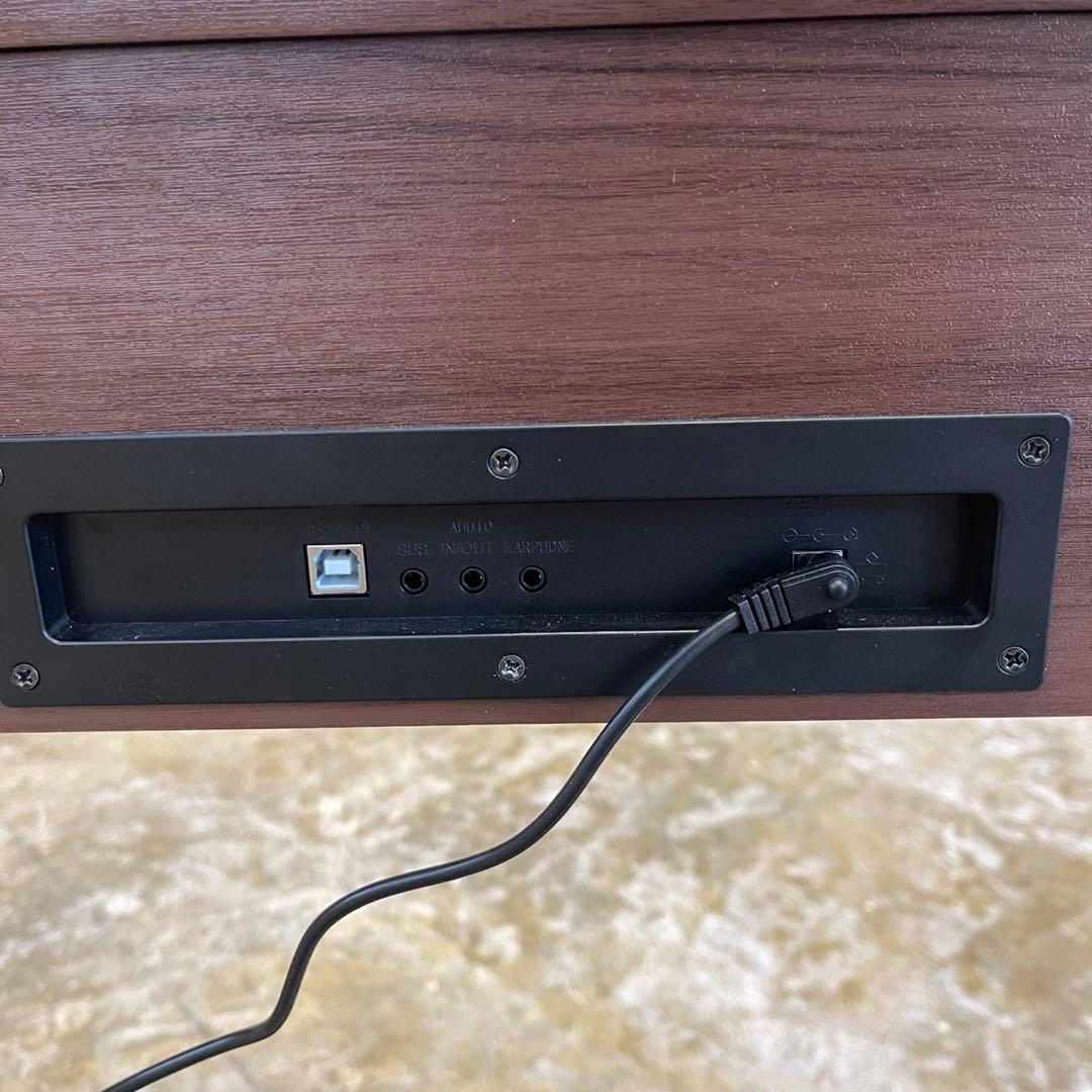 電子ピアノ88鍵盤　給電式　蓋スライド　マホガニー