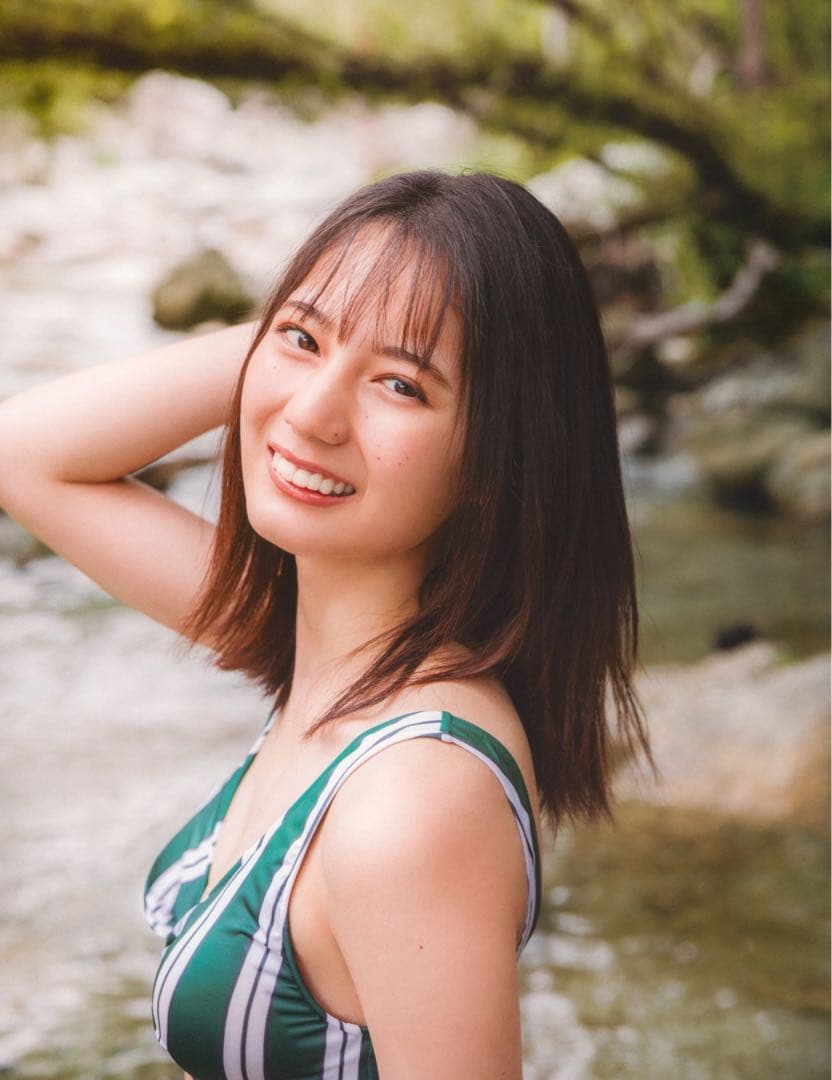 美女 L判写真 20枚セット服はぎ可能 小坂菜緒似