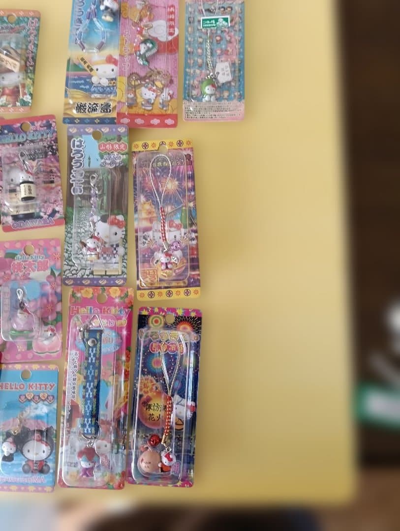 162個！ハローキティストラップ、ファスナーマスコット都道府県制覇３セット