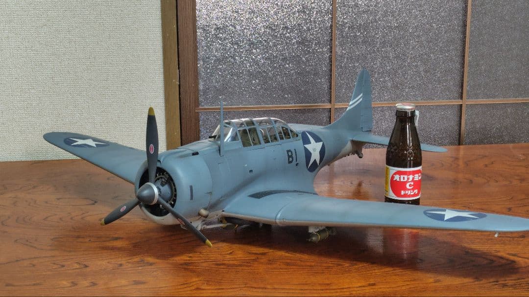1/18 U.S. NAVY SBD-3 ドーントレス完成品 (訳あり)
