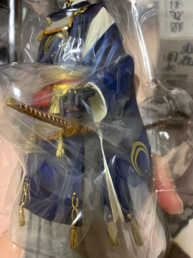 刀剣乱舞 フィギュア 1/8 三日月宗近 鶴丸国永