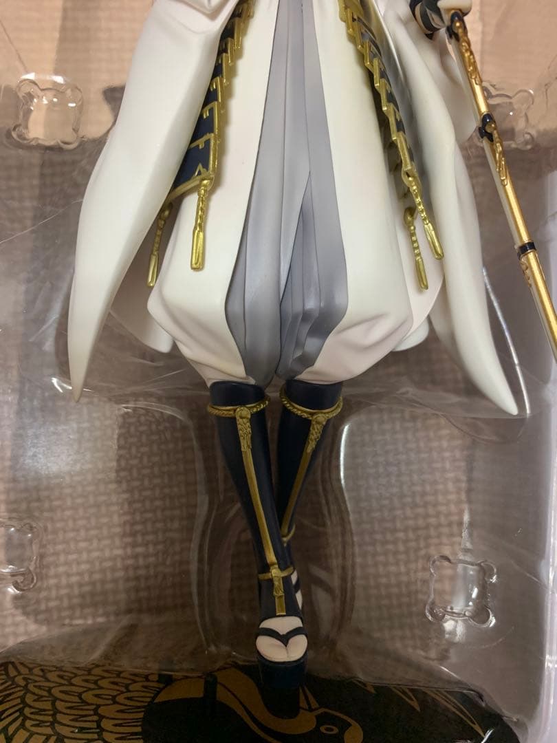 刀剣乱舞 フィギュア 1/8 三日月宗近 鶴丸国永