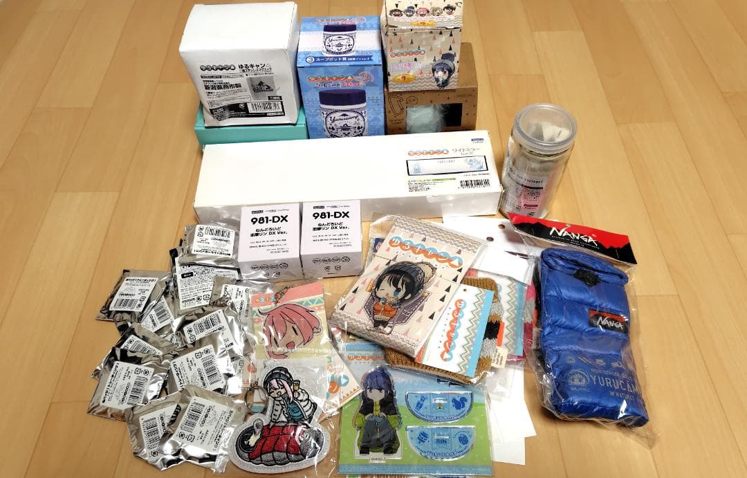 【ゆるキャン△】マグ／ポット　アクスタ　自動車ミラー　キーホルダー　缶バッジ等