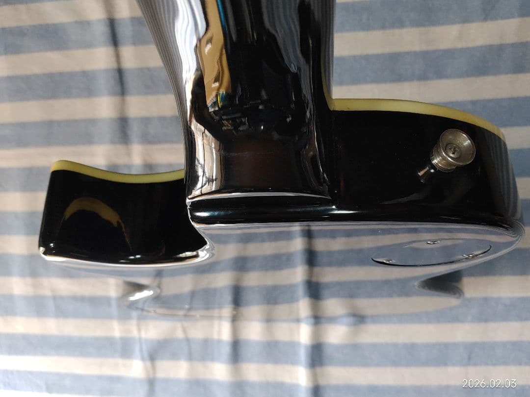 K・GarageのレスポールタイプセットネックのLost Pearlモデル美品