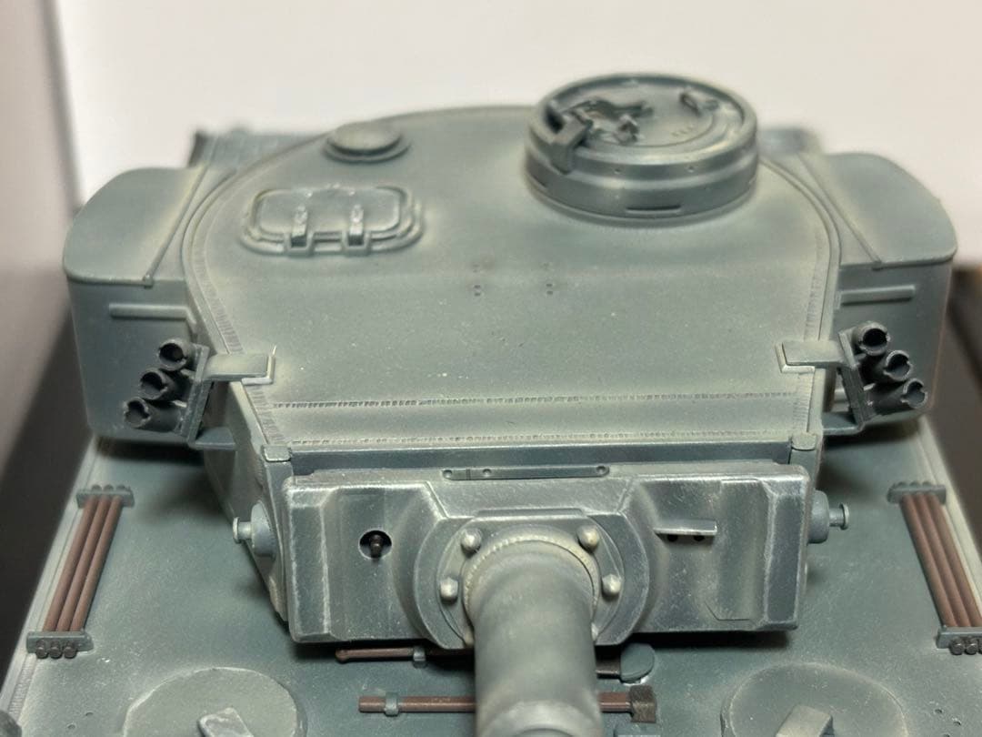 ドラゴン 1/35 ティーガーI 極初期型 第502重戦車大隊所属 100号車