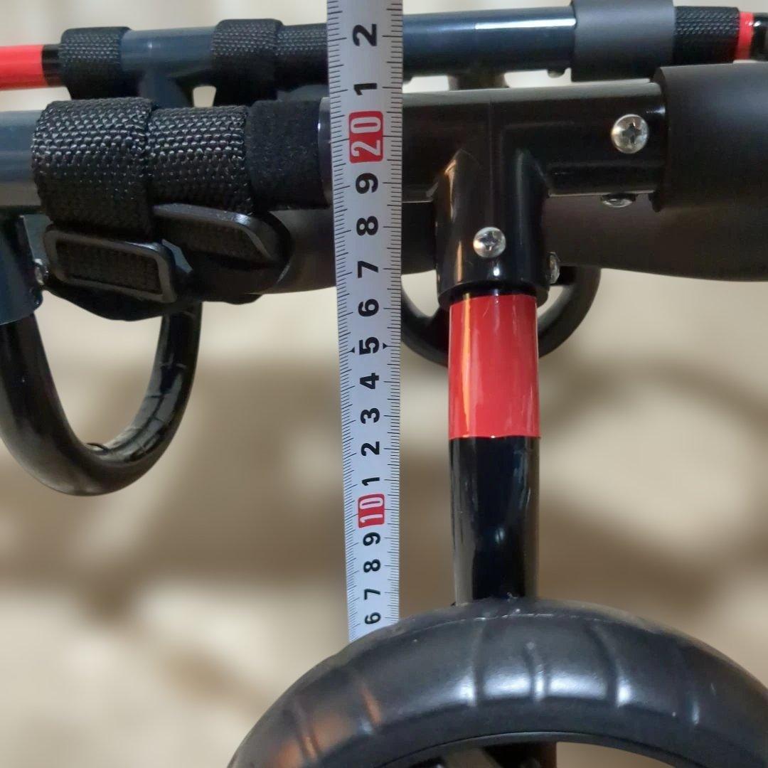 ワンちゃん4輪　リハビリ　食事補助　犬用車椅子　介護補助　犬の歩行器