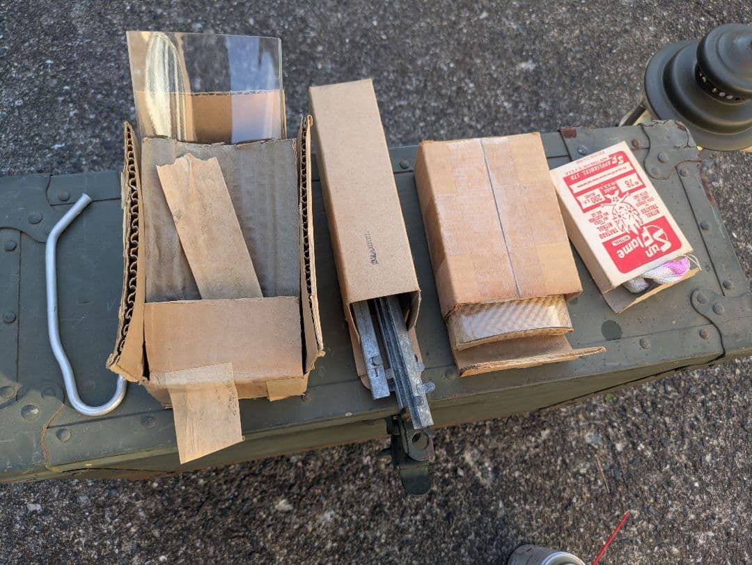 奇跡!!　軍用GIランタン252A2個(未使用)+軍用木箱入り+スペア部品込み