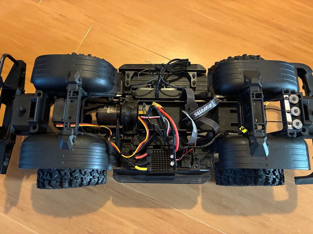 1/10 クローラー　ブラシレス　ラジコン　FMS トラクサス　アキシャル