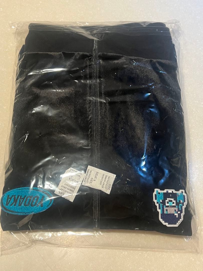 Ado ファッショナブル トラックジャケット 特大 XXL 缶バッジ付 よだか