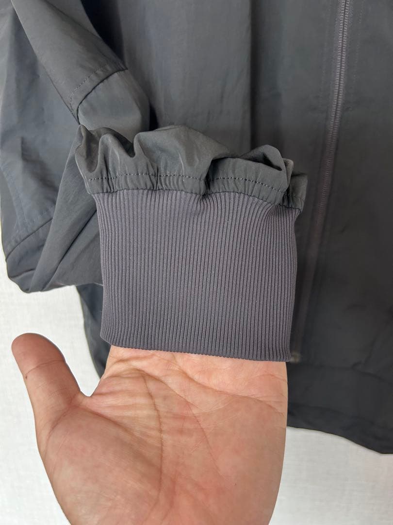 ルルレモン 軽量ボンバージャケット S新品未使用