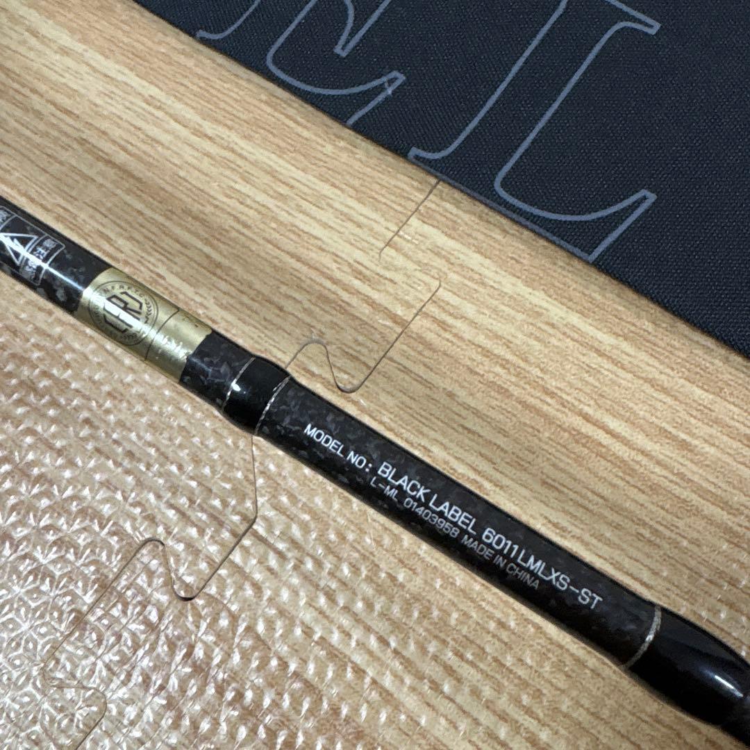 ダイワ ブラックレーベル(バーサタイル) 6011LMLXS-ST
