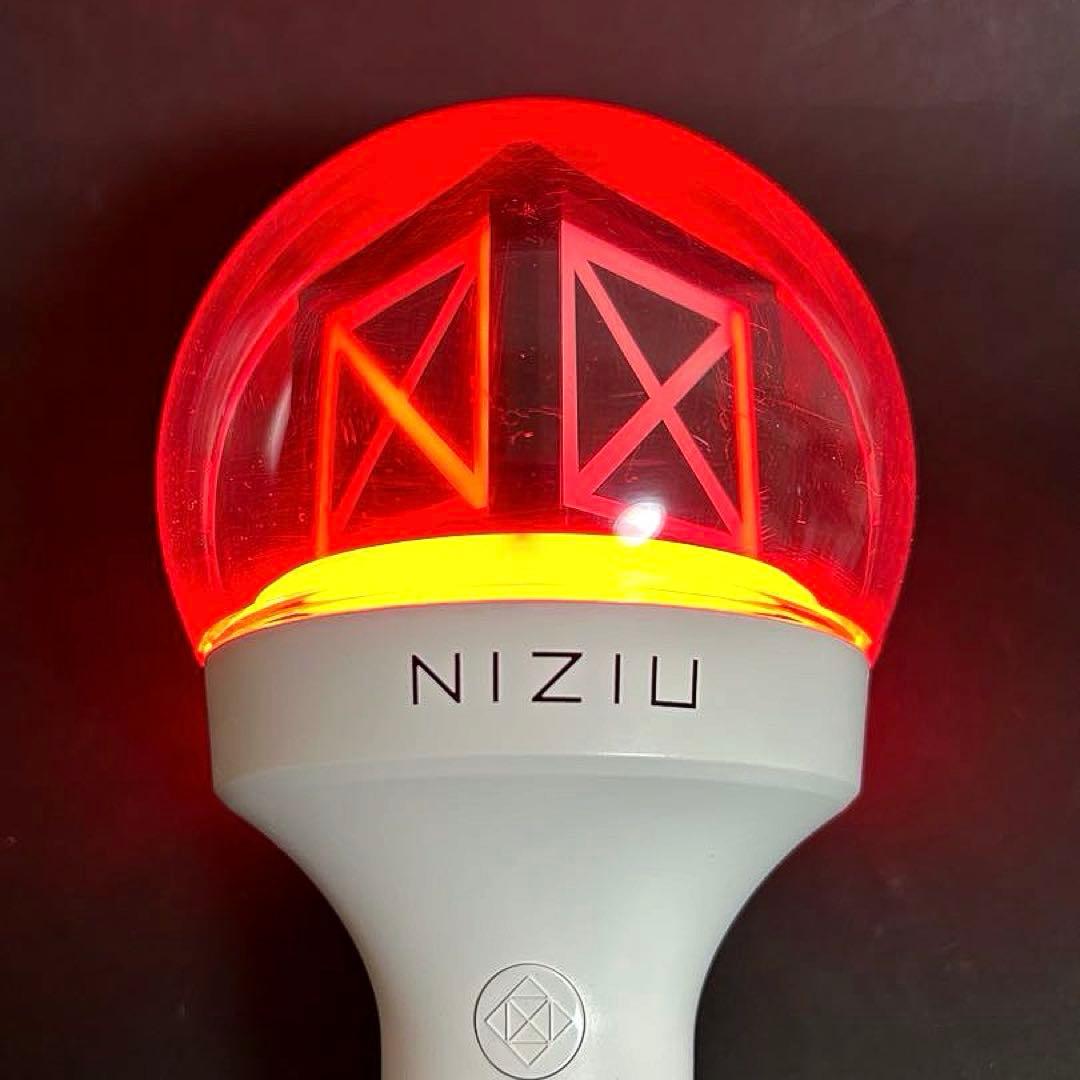 NIZIU 公式ペンライト