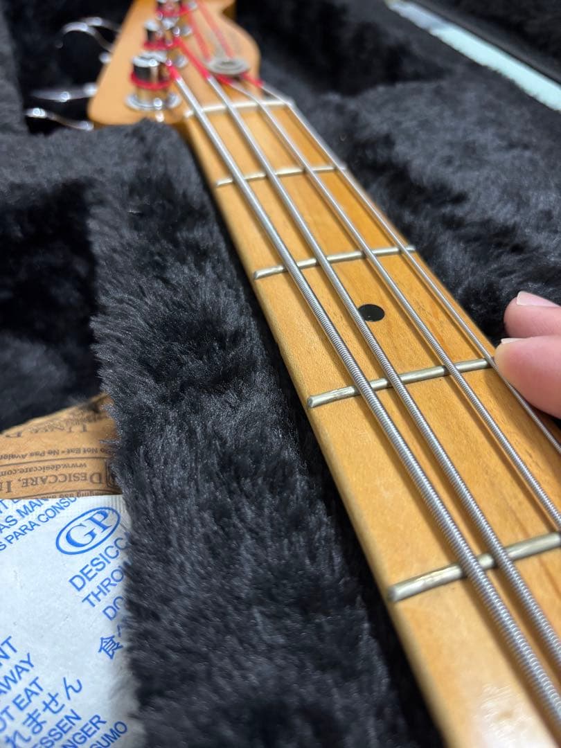 Fender Mike Dirnt シグネイチャーモデル　ベース