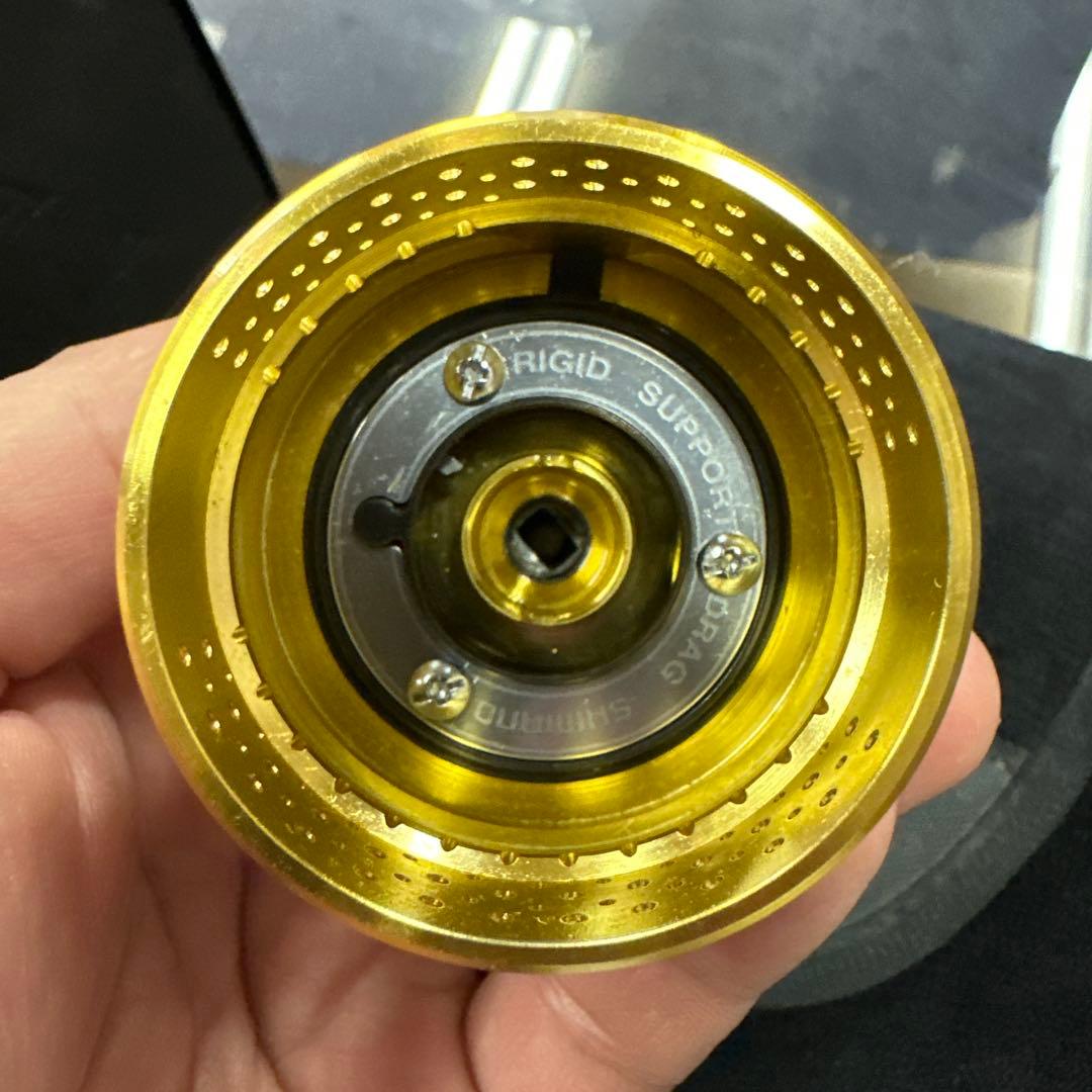 シマノ　10ステラ C3000HG ハンドル未使用