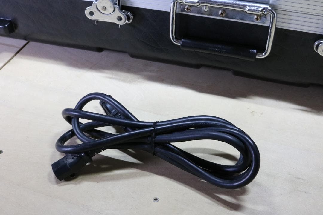 【良品】KORG KRONOS-73 73鍵 シンセサイザー 純正ハードケース