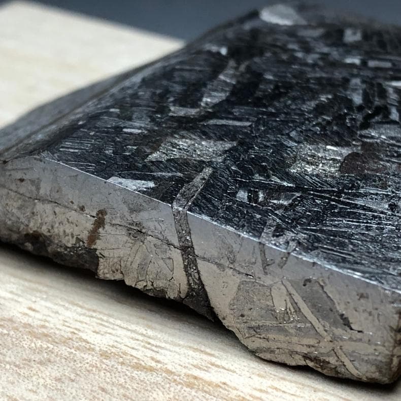 隕石 鉄隕石　アルタイ隕石　原皮付き　ナチュラル　原石　重さ約131ｇ