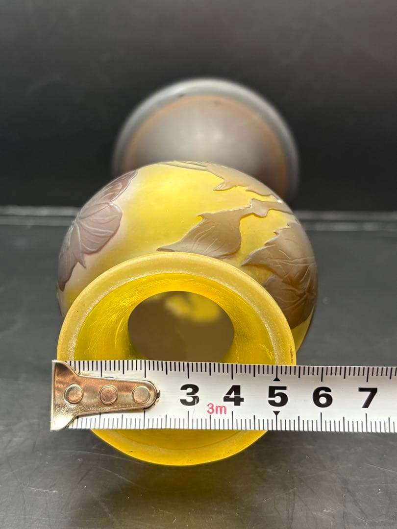 エミールガレ タイプ花と葉のモチーフ ガラス花瓶、本2点