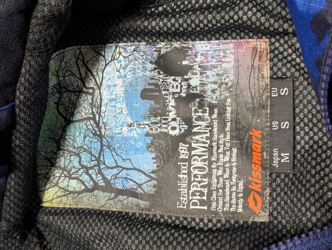 キスマーク　スノーボードウェア