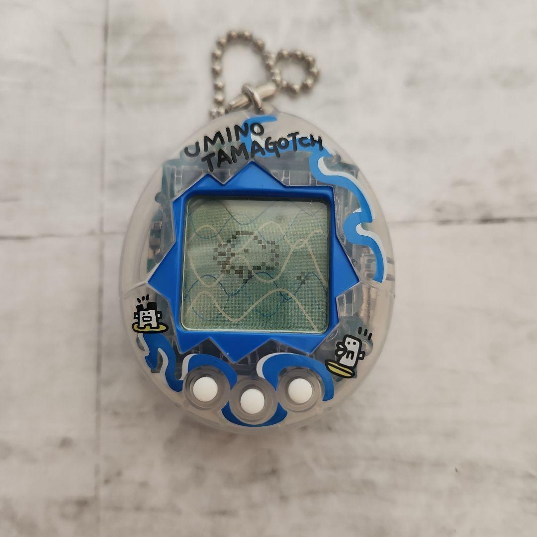 海で発見！！　たまごっち　スケルトンブルー　1998年初代　レア